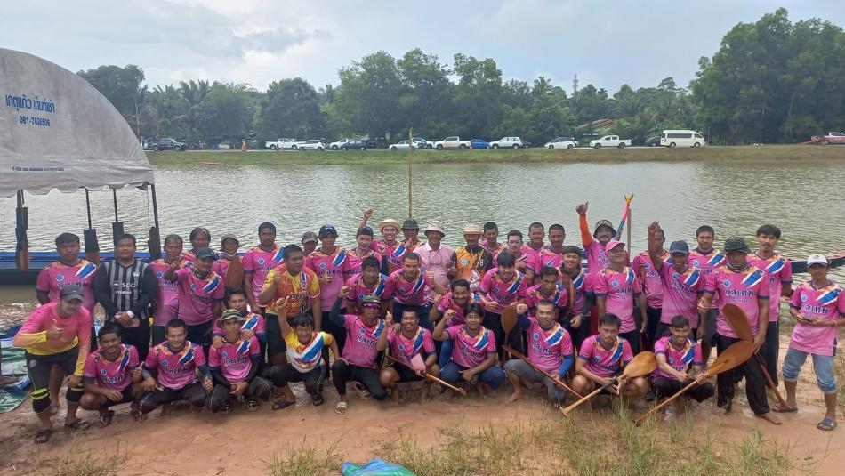 เรือชลเทพ สังกัด เทศบาลตำบลปากน้ำหลังสวน สืบสานงานประเพณีแห่พระแข่งเรือ ขึ้นโขน ชิงธง ปี 2565