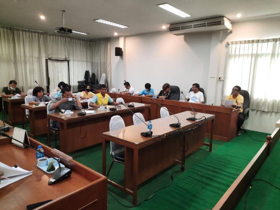 การประชุมเพื่อปรึกษาหารือการจัดโครงการกิจกรรมวันขึ้นปีใหม่และกิจกรรมวันเด็กแห่งชาติ ประจำปี 2564 วันที่ 4 ธันวาคม 2563 ณ ห้องประชุมชั้น 3 สำนักงานเทศบาลตำบลปากน้ำหลังสวน (4 ภาพ)